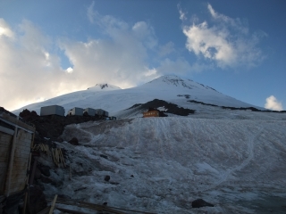 Elbrus widziany ze stacji Prijut