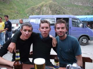 W Azau, zaraz po zejściu ze zboczy Elbrusa